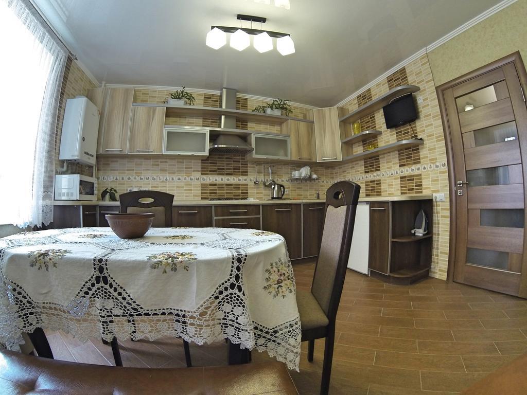 Naberezhnaya Roshen Apartment Vinnytsia Bagian luar foto