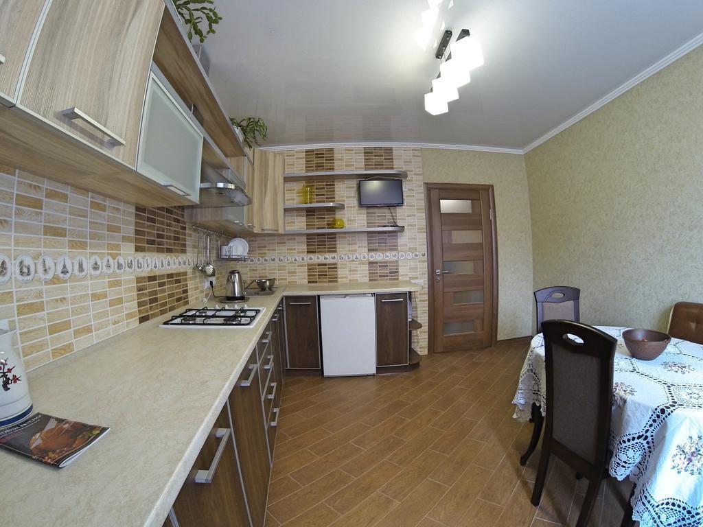 Naberezhnaya Roshen Apartment Vinnytsia Bagian luar foto
