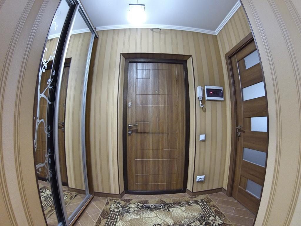 Naberezhnaya Roshen Apartment Vinnytsia Bagian luar foto