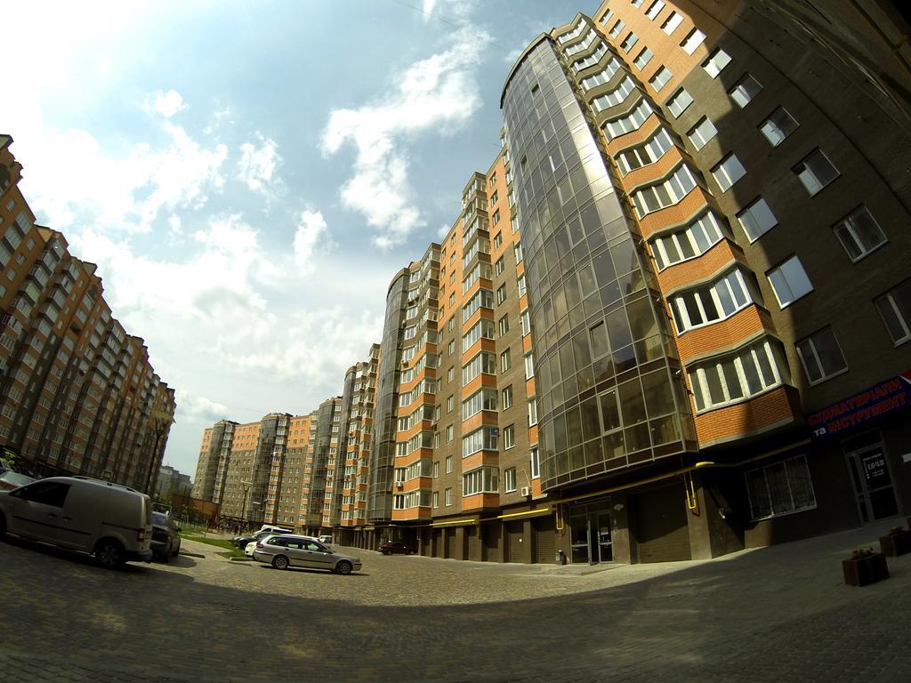 Naberezhnaya Roshen Apartment Vinnytsia Bagian luar foto